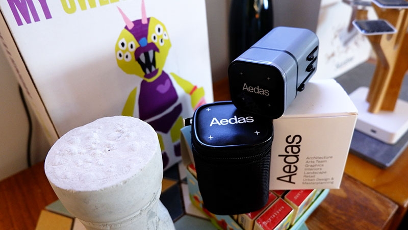Aedas x USB旅行萬用插座
